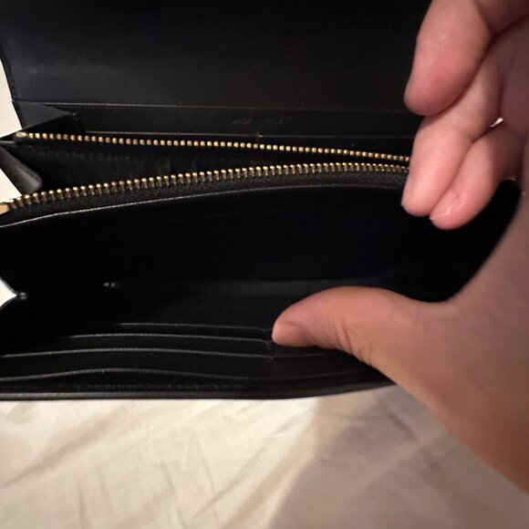 Saint Laurent Classic Monogram Leather Clutch - Picture 5 of 5